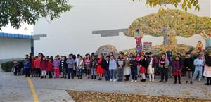Kindergarten Student Sing Holiday Songs Kindergarten Student Sing Holiday Songs
